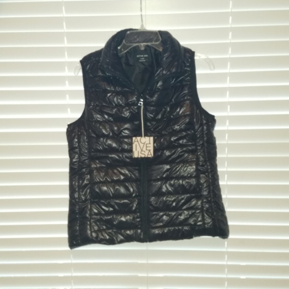 Active USA Quilted Vest - NWT
